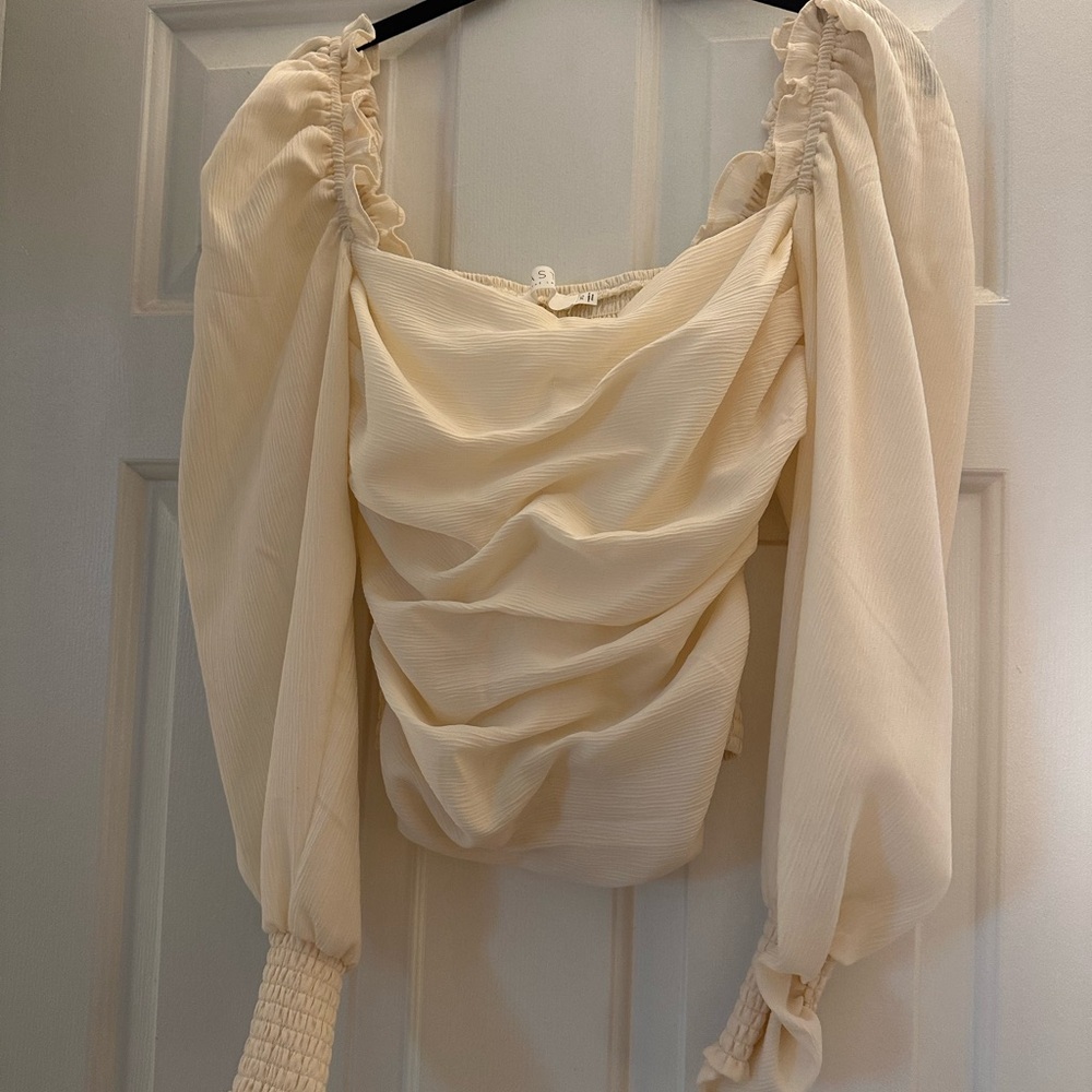 Astr Cream Ruched Blouse - Picture 2 of 4